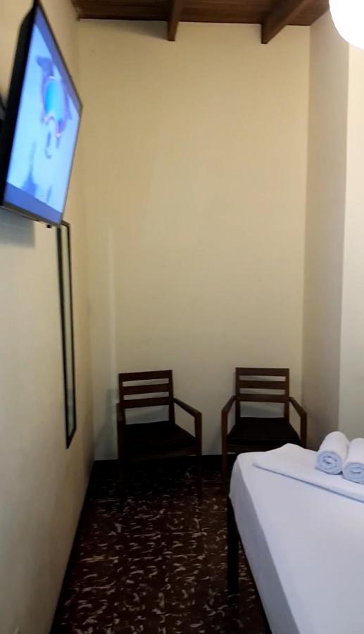 ליברייה Hostel Dodero מראה חיצוני תמונה